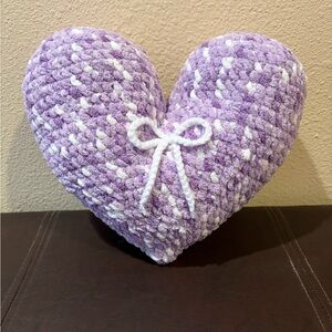 ❤️ Heart-Shaped Purple and White Accent Pillow